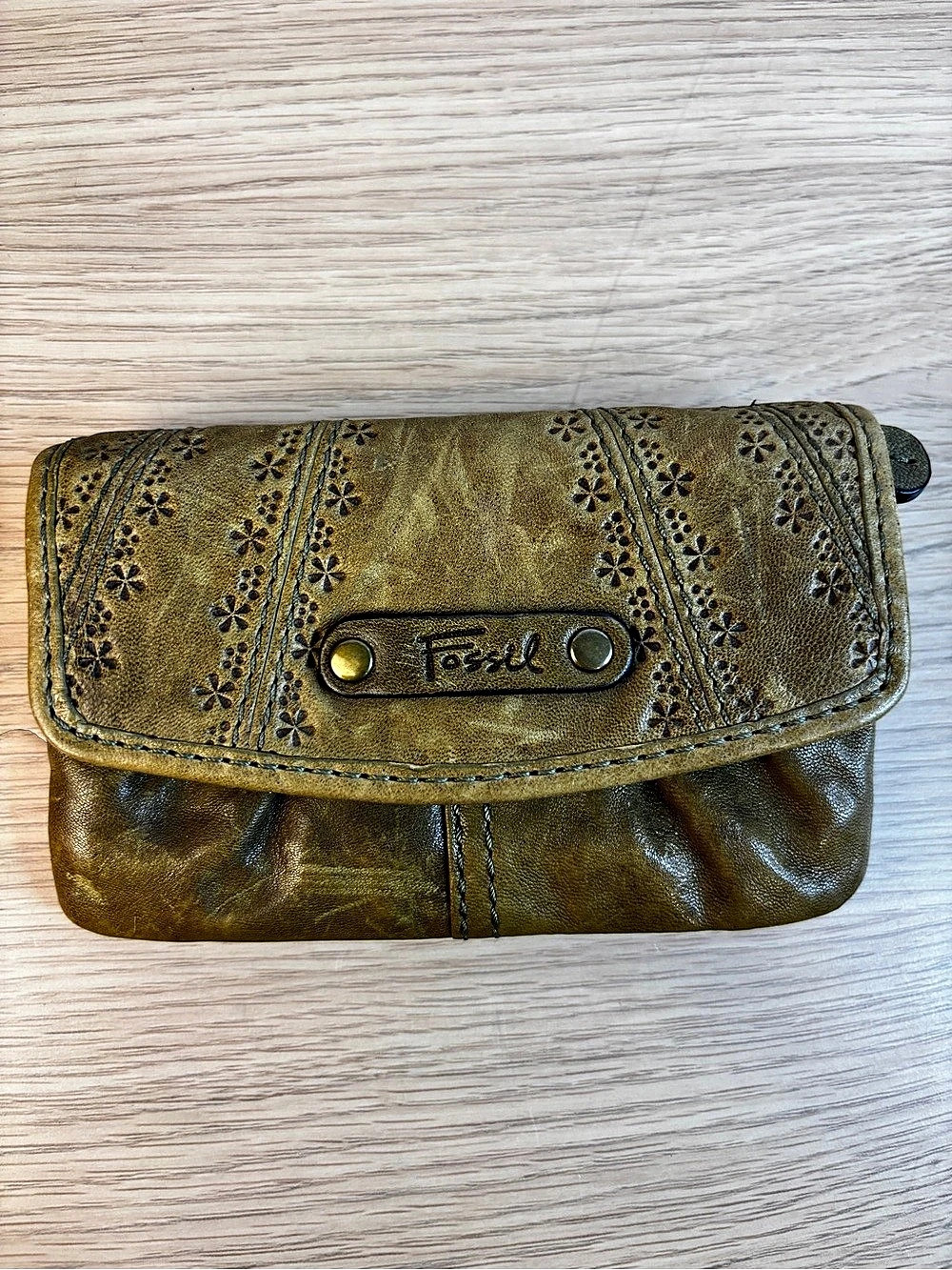 Vintage Fossil Talita 35Floral Embossed Leather Wallet in Olive Green